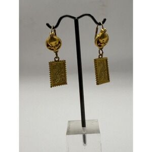 Vintage Bugs Bunny Stamp Charm Earrings – Warner Bros Novelty Jewelry